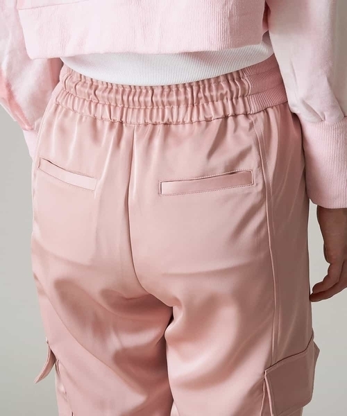 A de a.v.v（アードアー・ヴェ・ヴェ）の「［SET UP対応］サテンカーゴパンツ（カーゴパンツ・レディース・ライトピンク/グリーン/アイボリー・36/38）」の10枚目の写真