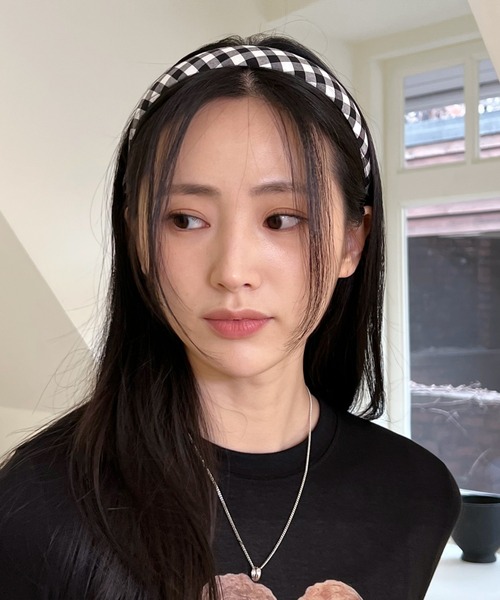 by muni:r(バイ ムニール)の「ハイティーンチェックヘアバンド(カチューシャ・レディース・ブラック/ピンク/ブルー・FREE)」の2枚目の写真