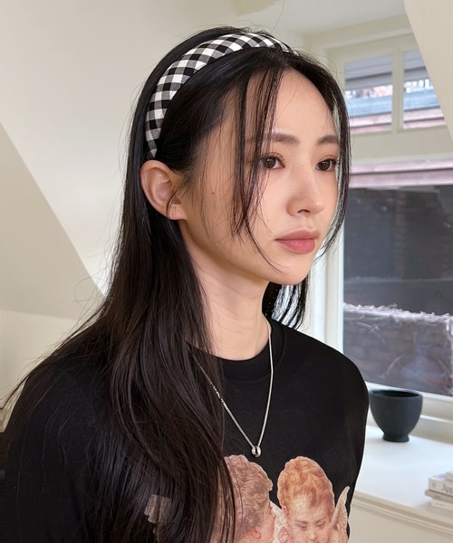 by muni:r(バイ ムニール)の「ハイティーンチェックヘアバンド(カチューシャ・レディース・ブラック/ピンク/ブルー・FREE)」の4枚目の写真