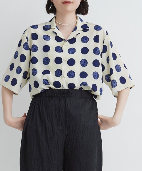 I am I in fact... デニムブラウス I am I in fact（アイアムアイインファクト）の「MOON DOT