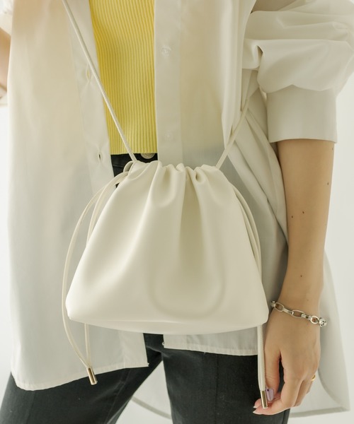 mystic(ミスティック)の「シャーリングミニショルダーBAG(ショルダーバッグ・レディース・ホワイト/ブラック/ブルー・ONE SIZE)」の2枚目の写真