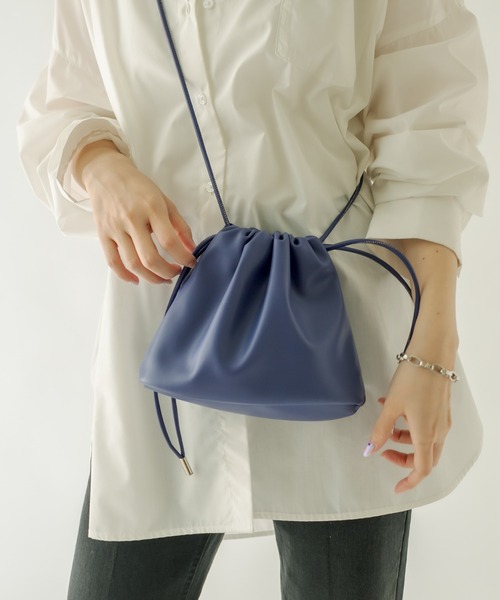 mystic(ミスティック)の「シャーリングミニショルダーBAG(ショルダーバッグ・レディース・ホワイト/ブラック/ブルー・ONE SIZE)」の8枚目の写真