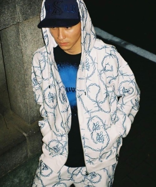 SUPPLIER（サプライヤー）の「【SUPPLIER/サプライヤー】SPRAY PAINT TEE/スプレーペイントT 半袖Tシャツ ロゴT 白Tシャツ 黒Tシャツ プリントTシャツ（Tシャツ/カットソー・メンズ・ブラック/ホワイト・L/XL/M）」の20枚目の写真