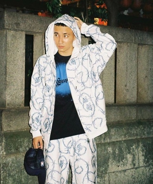 SUPPLIER（サプライヤー）の「【SUPPLIER/サプライヤー】SPRAY PAINT TEE/スプレーペイントT 半袖Tシャツ ロゴT 白Tシャツ 黒Tシャツ プリントTシャツ（Tシャツ/カットソー・メンズ・ブラック/ホワイト・L/XL/M）」の21枚目の写真