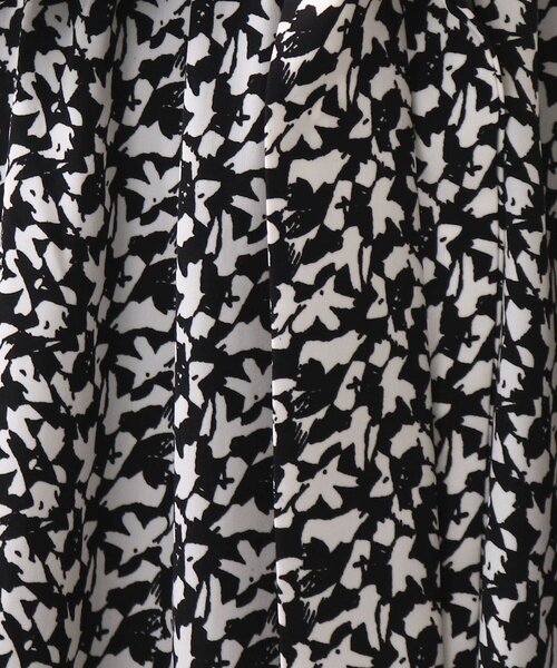 DRESKIP(ドレスキップ)の「◆ジオメトリック柄ピンタックワンピース(ワンピース・レディース・ブルー系5/ベージュ系/ブラック系・04/03/02)」の12枚目の写真