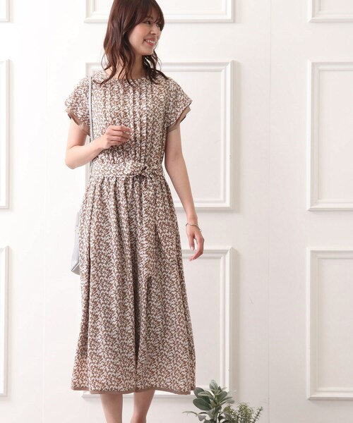 DRESKIP(ドレスキップ)の「◆ジオメトリック柄ピンタックワンピース(ワンピース・レディース・ブルー系5/ベージュ系/ブラック系・04/03/02)」の20枚目の写真