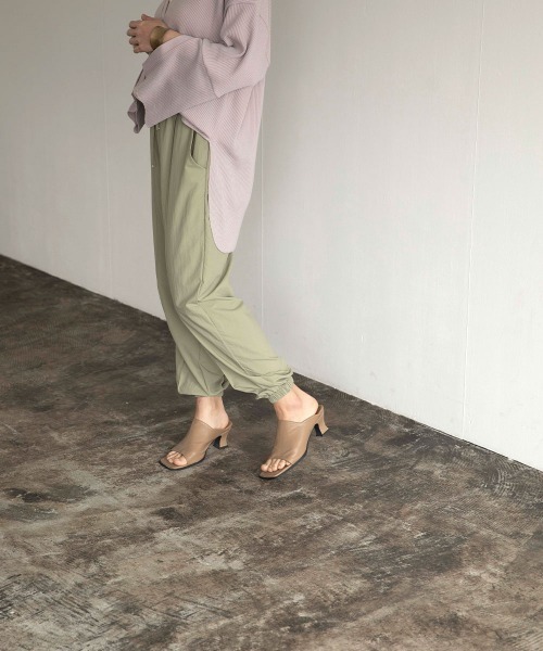 marjour(マージュール)の「WASHER JOGGER PANTS(その他パンツ・レディース・カーキ/アイボリー・M)」の19枚目の写真