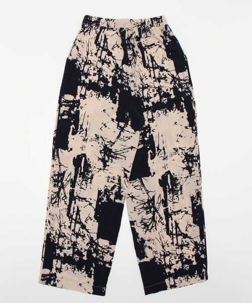 ADAM ET ROPE'（アダムエロペ）の「【WEB限定】タックギャザープリントパンツ（その他パンツ・レディース・ホワイト系その他2/ブラック系その他・FREE）」の5枚目の写真