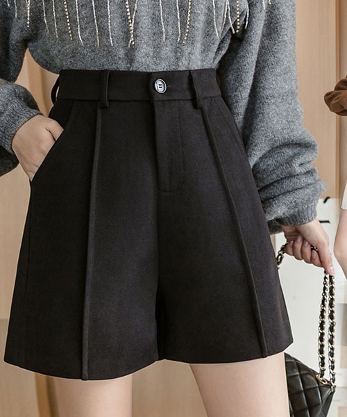 gossip！ロサンゼルス（ゴシップロサンゼルス）の「センタープレスワイド ピーチ起毛ショートパンツ（その他パンツ・レディース・ブラック/ベージュ・S/M/L）」の7枚目の写真