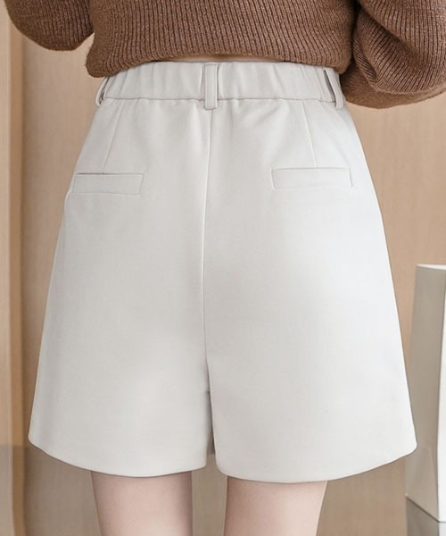 gossip！ロサンゼルス（ゴシップロサンゼルス）の「センタープレスワイド ピーチ起毛ショートパンツ（その他パンツ・レディース・ブラック/ベージュ・S/M/L）」の11枚目の写真