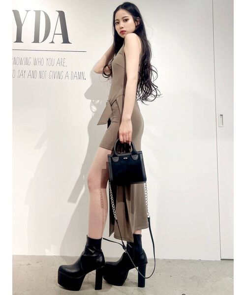 GYDA（ジェイダ）の「レイヤードデザイン ノースリーブワンピース（ワンピース・レディース・ブラック/ベージュ・FREE）」の6枚目の写真