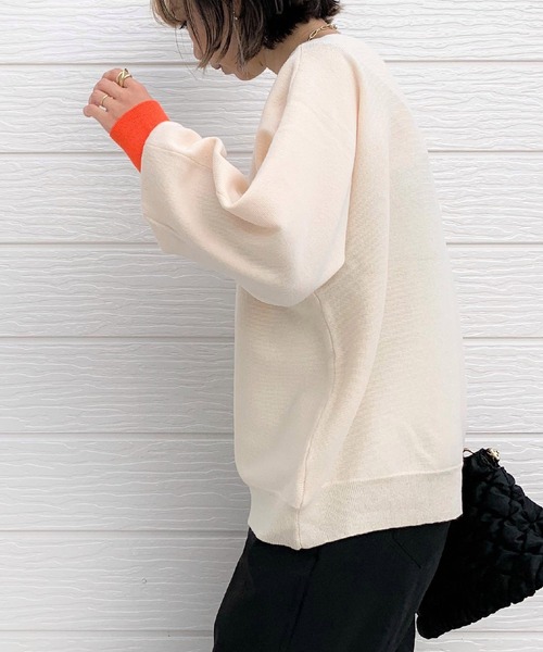 Q(キュー)の「袖先カラー横リブニット(ニット/セーター・レディース・ブラック/ブルー/アイボリー/エメラルド・MEDIUM)」の16枚目の写真