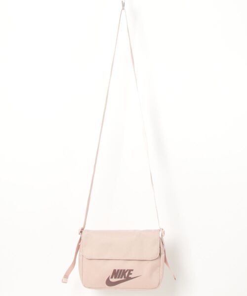 NIKE（ナイキ）の「《NIKEアパレル》ﾅｲｷ ｳｨﾒﾝｽﾞ NSW ﾚﾍﾞﾙ ｸﾛｽﾎﾞﾃﾞｨ（ボディバッグ/ウエストポーチ・レディース・ブラック×ホワイト/ライトピンク/ピンク系その他/ピンク/グリーン系その他/パープル系その他/ブラウン系/ライトブルー/ブラウン/グリーン系その他2・フリー）」の9枚目の写真