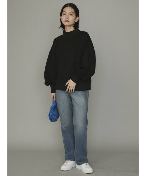 COTORICA（コトリカ）の「【THE DAYZ TOKYO】ボリュームスリーブハイネックプルオーバー（Tシャツ/カットソー・レディース・ブラック/ダークグリーン/ブラウン・FREE）」の4枚目の写真