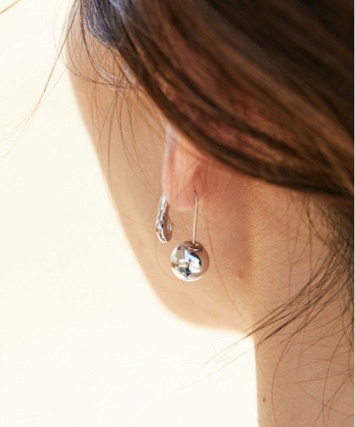ear PAPILLONNER(イアパピヨネ)の「雫クリア×パールピアス(ピアス(両耳用)・レディース・シルバー/ゴールド・FREE)」の3枚目の写真