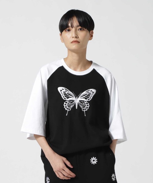 Chica（チカ）の「Chica/チカ/バタフライプリントTシャツ（Tシャツ/カットソー・レディース・ホワイト/ブラック・1/2）」の12枚目の写真