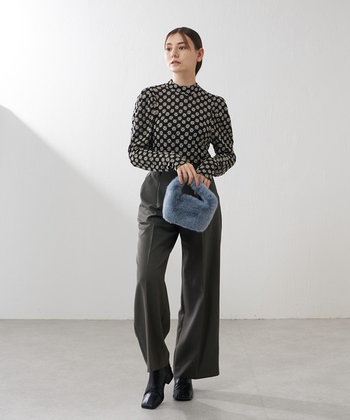 Lui's（ルイス）の「フラワーシャーリングパフブラウス（シャツ/ブラウス・レディース・ベージュ/ブラック/オフホワイト・FREE）」の14枚目の写真