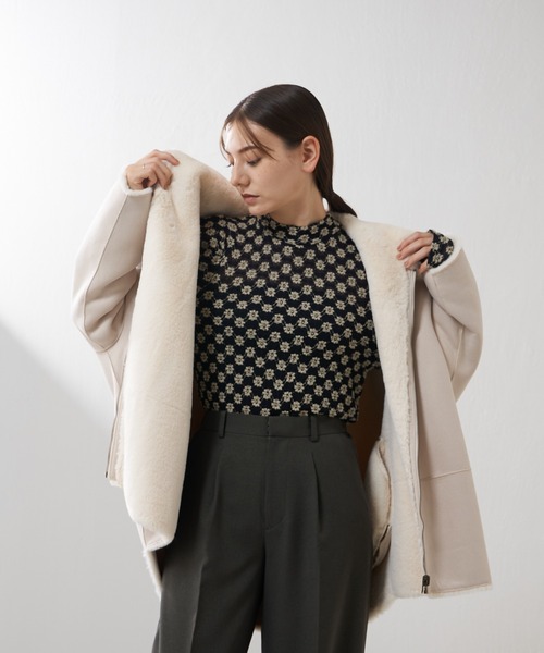 Lui's（ルイス）の「フラワーシャーリングパフブラウス（シャツ/ブラウス・レディース・ベージュ/ブラック/オフホワイト・FREE）」の7枚目の写真