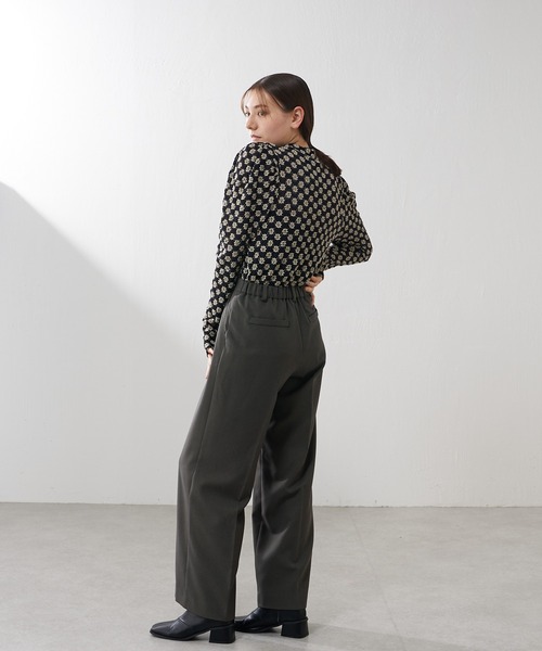 Lui's（ルイス）の「フラワーシャーリングパフブラウス（シャツ/ブラウス・レディース・ベージュ/ブラック/オフホワイト・FREE）」の11枚目の写真