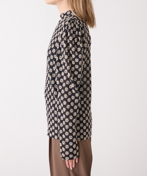 Lui's（ルイス）の「フラワーシャーリングパフブラウス（シャツ/ブラウス・レディース・ベージュ/ブラック/オフホワイト・FREE）」の20枚目の写真