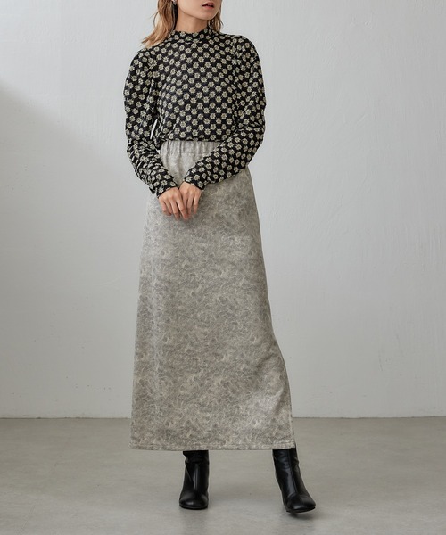 Lui's（ルイス）の「フラワーシャーリングパフブラウス（シャツ/ブラウス・レディース・ベージュ/ブラック/オフホワイト・FREE）」の17枚目の写真