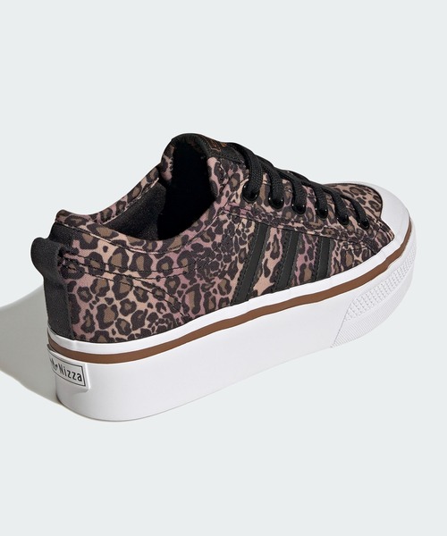 adidas（アディダス）の「ニッツァ プラットフォーム / Nizza Platform / 厚底スニーカー / アディダスオリジナルス（スニーカー・レディース・ブラック・22.5cm/23.0cm/24.0cm/25.0cm/23.5cm/24.5cm/25.5cm/26.0cm/22.0cm）」の4枚目の写真