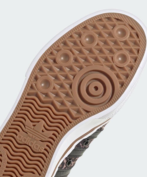 adidas（アディダス）の「ニッツァ プラットフォーム / Nizza Platform / 厚底スニーカー / アディダスオリジナルス（スニーカー・レディース・ブラック・22.5cm/23.0cm/24.0cm/25.0cm/23.5cm/24.5cm/25.5cm/26.0cm/22.0cm）」の6枚目の写真