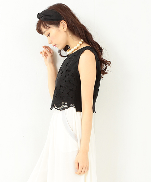 CAROLINA GLASER（カロリナ グレイサー）の「CAROLINA GLASER / レースショート トップス（その他トップス・レディース・ブラック/クリーム・ONE SIZE）」の8枚目の写真
