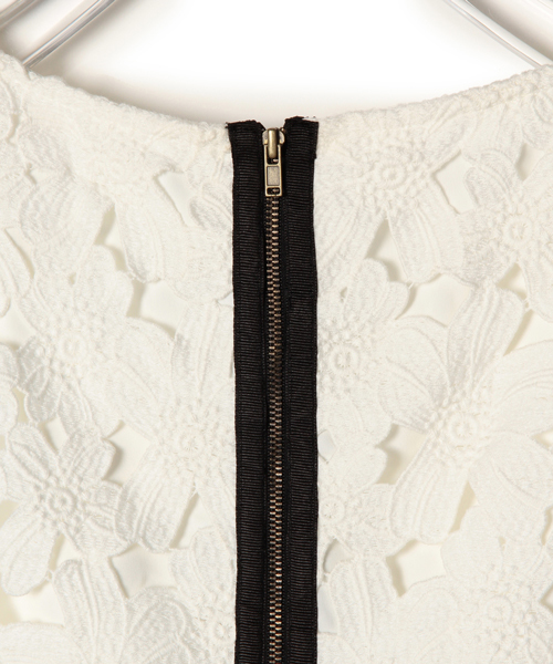 CAROLINA GLASER（カロリナ グレイサー）の「CAROLINA GLASER / レースショート トップス（その他トップス・レディース・ブラック/クリーム・ONE SIZE）」の4枚目の写真
