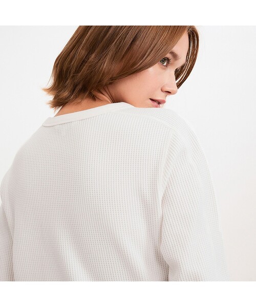 AIGLE（エーグル）の「ロングスリーブワッフルTシャツ（Tシャツ/カットソー・レディース・オフホワイト/ピンク/モスグリーン・S/M/L）」の11枚目の写真