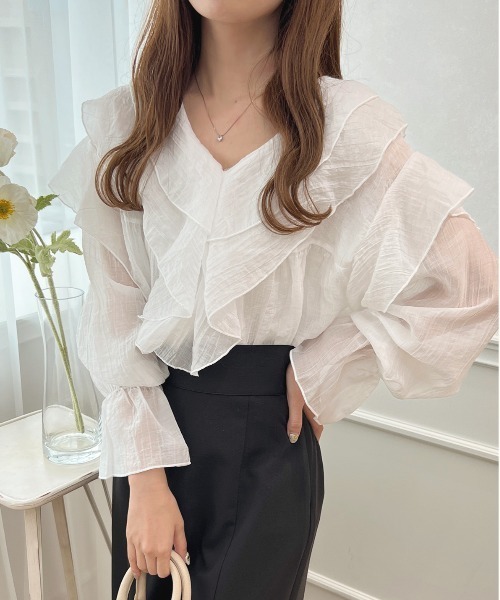 apres jour(アプレジュール)の「シアーラッフルブラウス【ZOZOTOWN限定アイテム】(シャツ/ブラウス・レディース・ピンク/ブラック/アイボリー/オフホワイト・X-LARGE/フリー)」の7枚目の写真