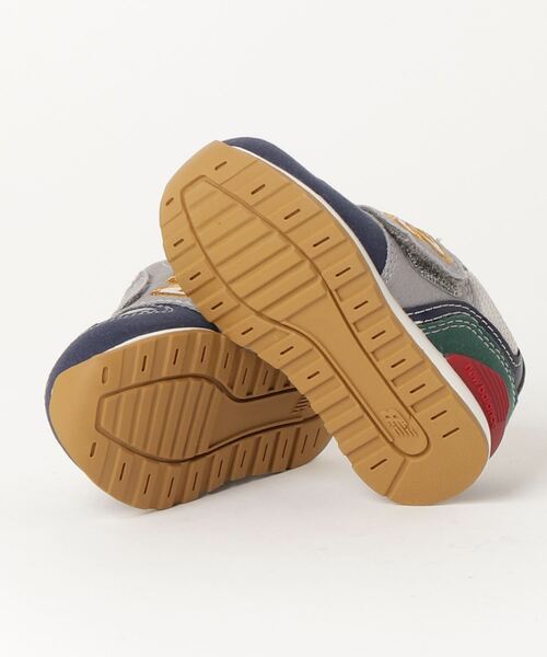 NEW BALANCE(ニューバランス)の「996(スニーカー・キッズ・ネイビー/グレー・13.5cm/15.5cm/15.0cm/14.5cm/13.0cm/16.0cm/12.0cm/12.5cm/16.5cm/14.0cm)」の4枚目の写真