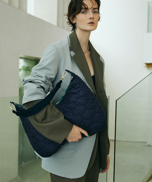 『美品』LESPORTSACネイビー キルティング ショルダーバッグ LeSportsac（レスポートサック）の「LARGE SHOULDER BAG