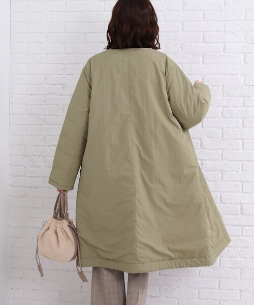 SHOO・LA・RUE(シューラルー)の「◆すっきりシルエットで軽くて暖か【撥水加工】ノーカラー中綿入りコート(ノーカラーコート・レディース・オリーブ/ブラック・04/03/02)」の9枚目の写真