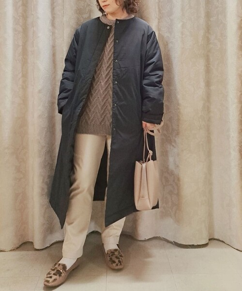 SHOO・LA・RUE(シューラルー)の「◆すっきりシルエットで軽くて暖か【撥水加工】ノーカラー中綿入りコート(ノーカラーコート・レディース・オリーブ/ブラック・04/03/02)」の22枚目の写真