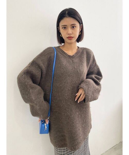 EMODA（エモダ）の「ルーズダウニーニット（ニット/セーター・レディース・ブラウン/ピンク/ブルー/ライム・FREE）」の2枚目の写真