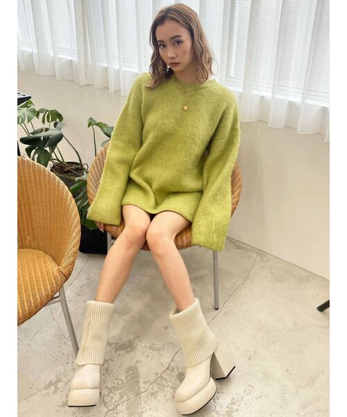 EMODA（エモダ）の「ルーズダウニーニット（ニット/セーター・レディース・ブラウン/ピンク/ブルー/ライム・FREE）」の8枚目の写真