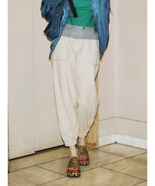 jouetie（ジュエティ）の「カラージョガーパンツ（その他パンツ・レディース・ブラック/ベージュ/パープル/アイボリー・MEDIUM）」の2枚目の写真