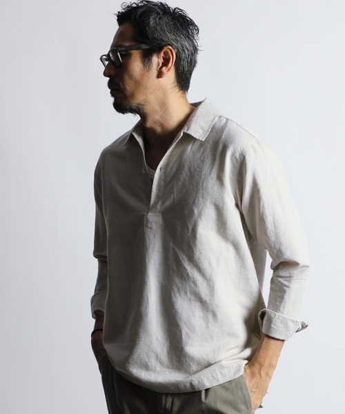 The DUFFER of ST.GEORGE（ザダファーオブセントジョージ）の「LINEN BLEND SKIPPER SHIRT：綿麻素材 スキッパーシャツ（シャツ/ブラウス・メンズ・ブラウン/オフホワイト/ライトグリーン・SMALL/MEDIUM/LARGE/X-LARGE）」の2枚目の写真
