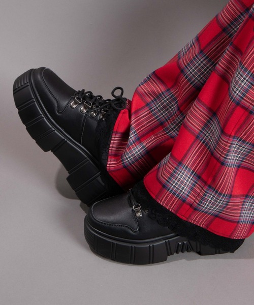 WEGO(ウィゴー)の「WEGO/チャンキーソールスニーカー(スニーカー・レディース・ホワイト/ブラック・MEDIUM/LARGE)」の2枚目の写真