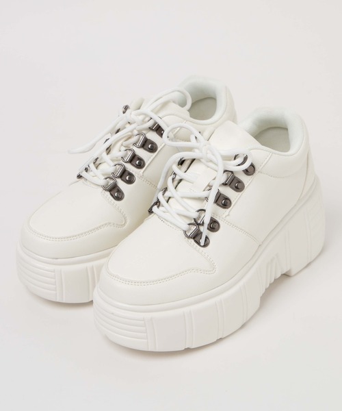 WEGO(ウィゴー)の「WEGO/チャンキーソールスニーカー(スニーカー・レディース・ホワイト/ブラック・MEDIUM/LARGE)」の8枚目の写真