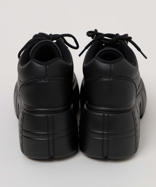 WEGO(ウィゴー)の「WEGO/チャンキーソールスニーカー(スニーカー・レディース・ホワイト/ブラック・MEDIUM/LARGE)」の7枚目の写真