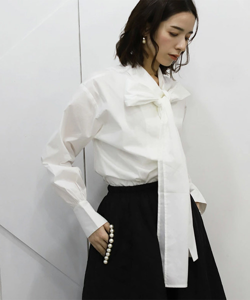 REAL CUBE（リアルキューブ）の「2wayボウタイリボンブラウス（シャツ/ブラウス・レディース・サックスブルー/オフホワイト/ネイビー×ホワイト・M）」の2枚目の写真