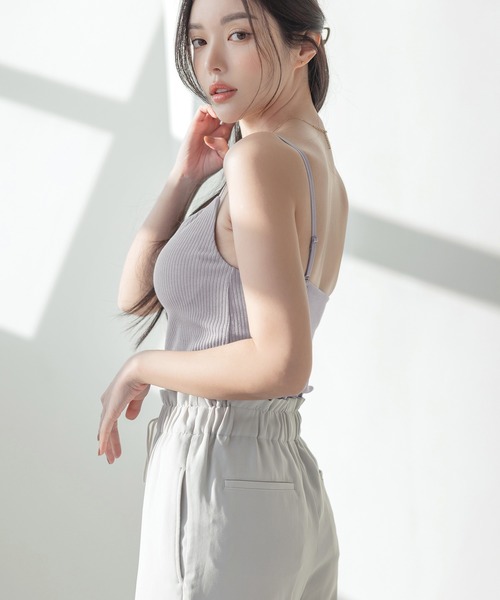 tu-hacci（ツーハッチ）の「【200万枚突破！】おしゃれもブラもね。BRAmoneなら一枚でナチュ盛りが叶う！リブキャミソール 浅V型（ノンワイヤーtype）（キャミソール・レディース・スモークピンク/グレイッシュベージュ/ブラック/ラベンダー/プラム/チャコールグレー/キナリ/グリーン系/グレイッシュブルー/アッシュブラウン/スモークグレー・XL/MG/LG/M/SG/L/S）」の18枚目の写真