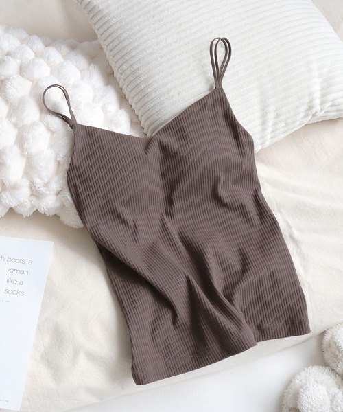 tu-hacci（ツーハッチ）の「【200万枚突破！】おしゃれもブラもね。BRAmoneなら一枚でナチュ盛りが叶う！リブキャミソール 浅V型（ノンワイヤーtype）（キャミソール・レディース・スモークピンク/グレイッシュベージュ/ブラック/ラベンダー/プラム/チャコールグレー/キナリ/グリーン系/グレイッシュブルー/アッシュブラウン/スモークグレー・XL/MG/LG/M/SG/L/S）」の20枚目の写真