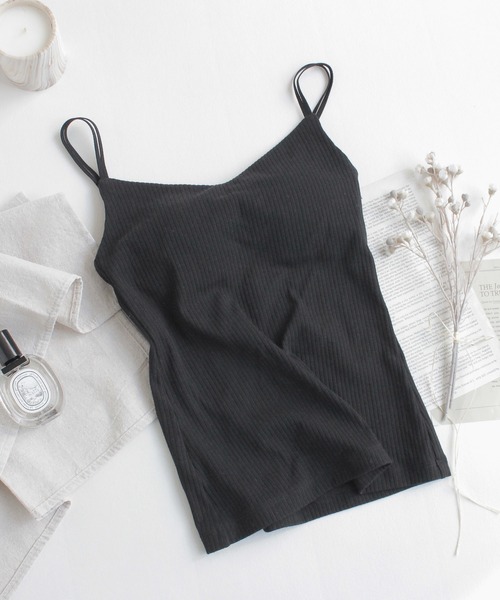 tu-hacci（ツーハッチ）の「【200万枚突破！】おしゃれもブラもね。BRAmoneなら一枚でナチュ盛りが叶う！リブキャミソール 浅V型（ノンワイヤーtype）（キャミソール・レディース・スモークピンク/グレイッシュベージュ/ブラック/ラベンダー/プラム/チャコールグレー/キナリ/グリーン系/グレイッシュブルー/アッシュブラウン/スモークグレー・XL/MG/LG/M/SG/L/S）」の21枚目の写真