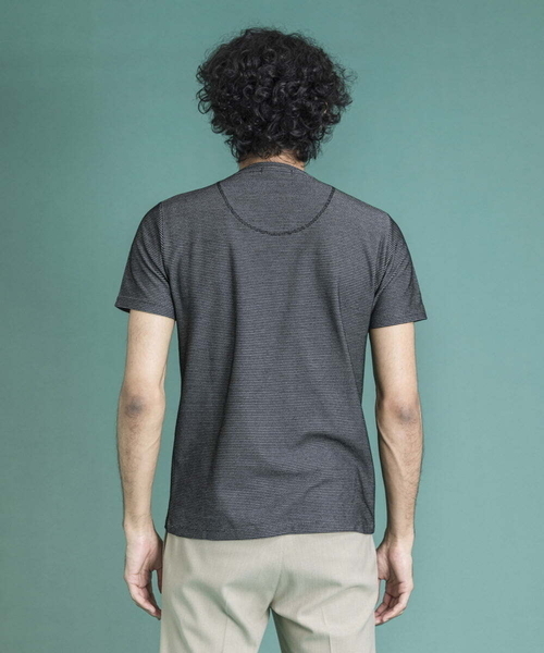 MICHEL KLEIN HOMME (ミッシェルクランオム)の「《日本製》幾何柄半袖カットソー(Tシャツ/カットソー・メンズ・グレー/ホワイト/ブルー・MEDIUM/LARGE/X-LARGE)」の7枚目の写真