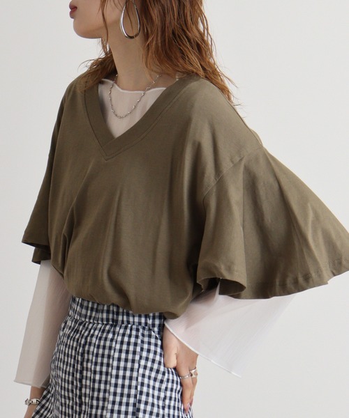 atONE(アットワン)の「atONE ボリュームフレア袖Vネックカットソー 半袖(Tシャツ/カットソー・レディース・ブラック/オフホワイト/ベージュ/カーキ/チャコールグレー・LL~3L/4L~5L/M-L)」の5枚目の写真