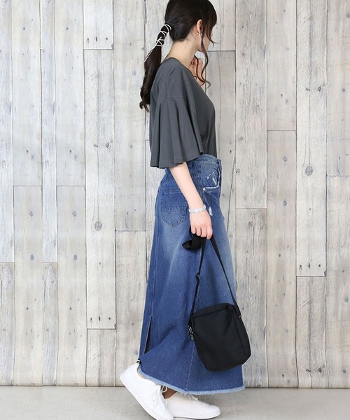 atONE(アットワン)の「atONE ボリュームフレア袖Vネックカットソー 半袖(Tシャツ/カットソー・レディース・ブラック/オフホワイト/ベージュ/カーキ/チャコールグレー・LL~3L/4L~5L/M-L)」の8枚目の写真