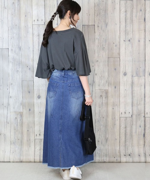 atONE(アットワン)の「atONE ボリュームフレア袖Vネックカットソー 半袖(Tシャツ/カットソー・レディース・ブラック/オフホワイト/ベージュ/カーキ/チャコールグレー・LL~3L/4L~5L/M-L)」の9枚目の写真